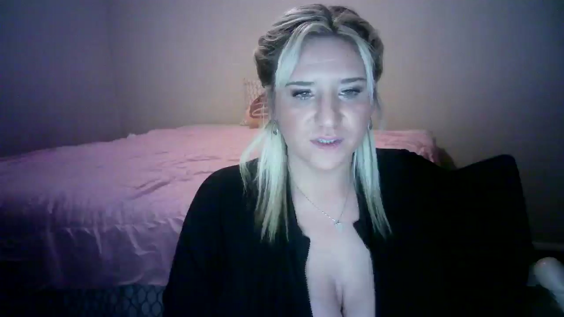 Gallery image thumbnail from LusciousLindz's myfreecams stream on, 01/14/2025, 03:24 image 5 of 20