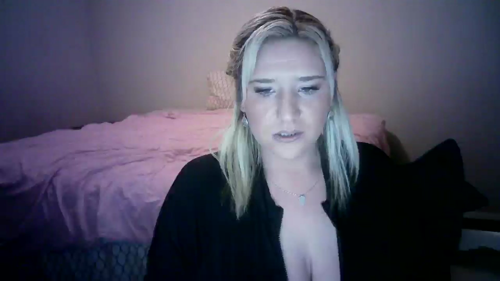 Gallery image thumbnail from LusciousLindz's myfreecams stream on, 01/15/2025, 23:56 image 5 of 20