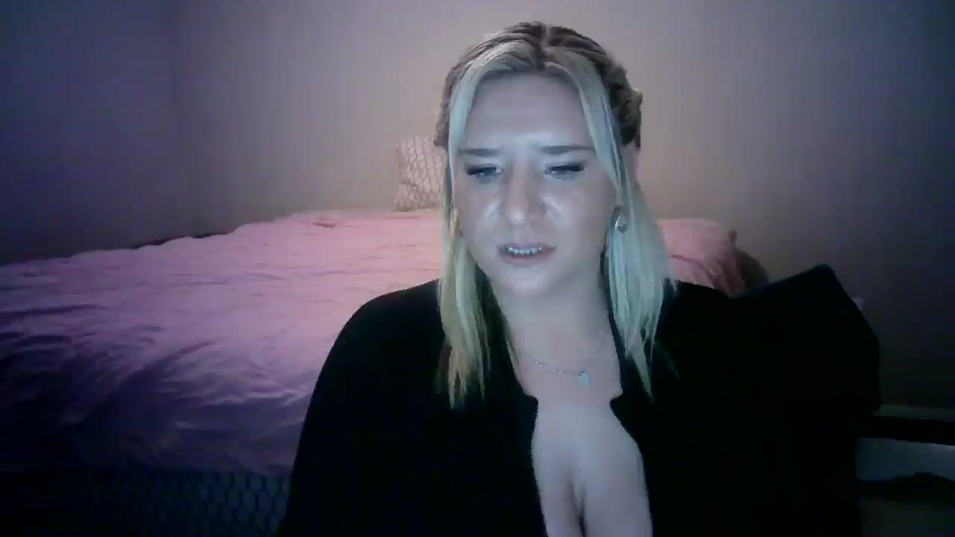 Gallery image thumbnail from LusciousLindz's myfreecams stream on, 01/16/2025, 02:41 image 17 of 20