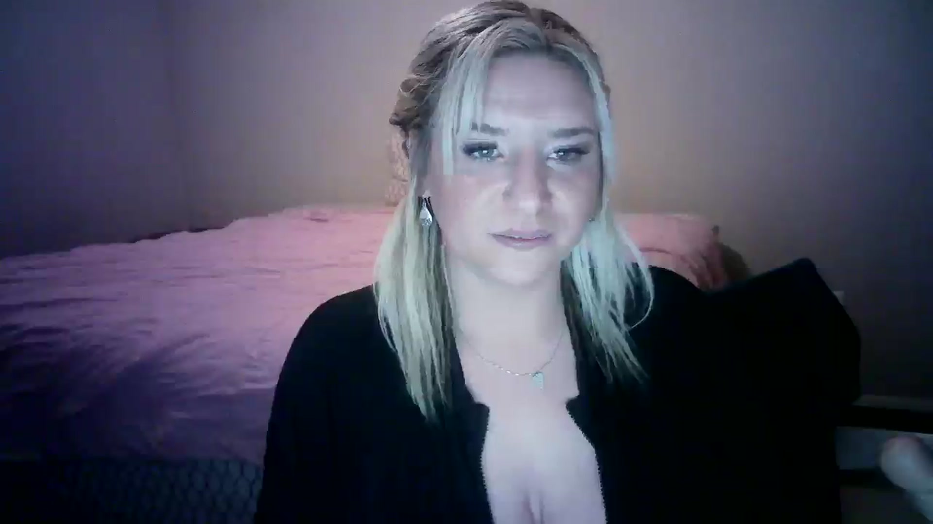 Gallery image thumbnail from LusciousLindz's myfreecams stream on, 01/16/2025, 02:41 image 11 of 20