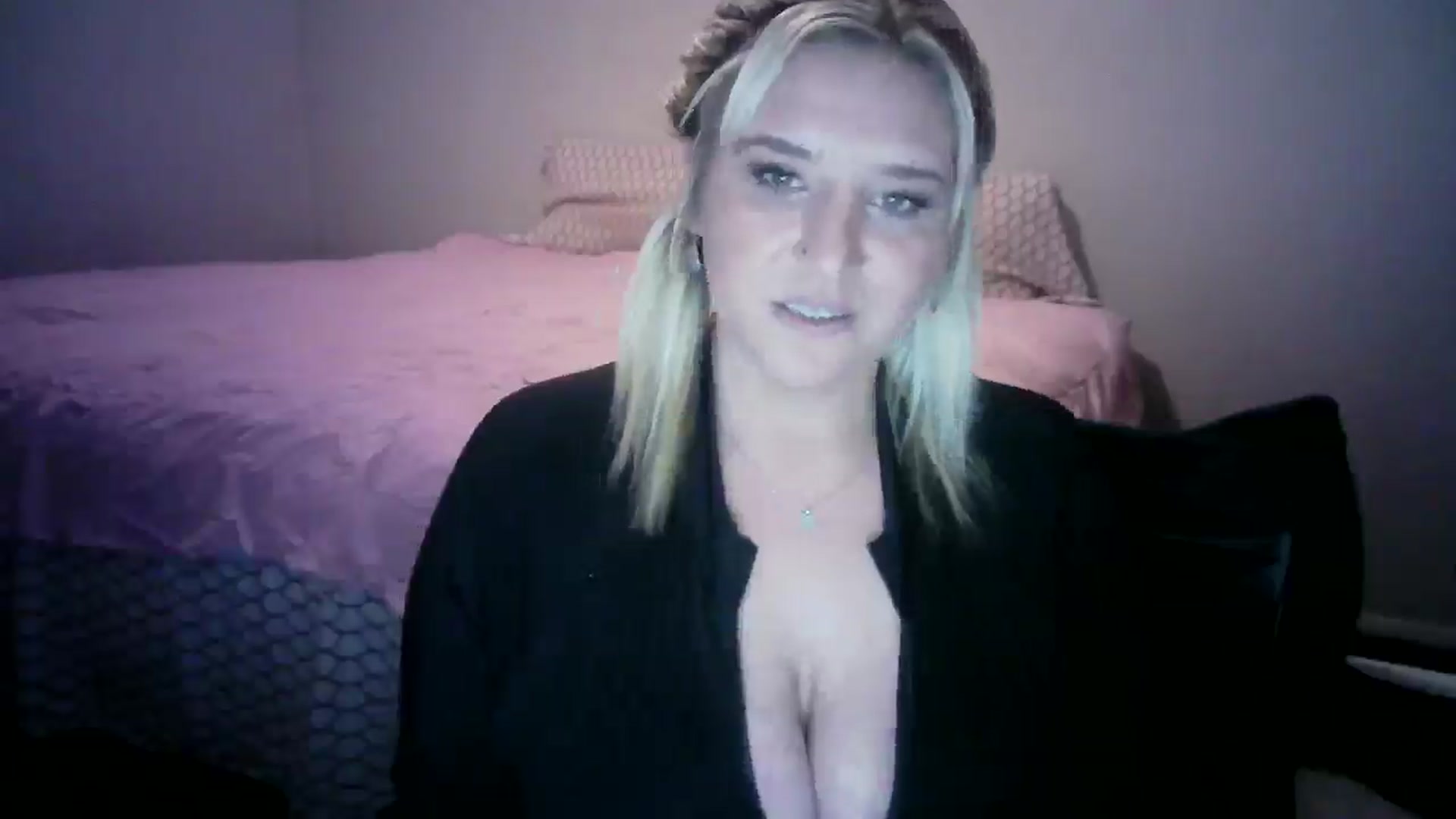 Gallery image thumbnail from LusciousLindz's myfreecams stream on, 01/20/2025, 01:50 image 20 of 20