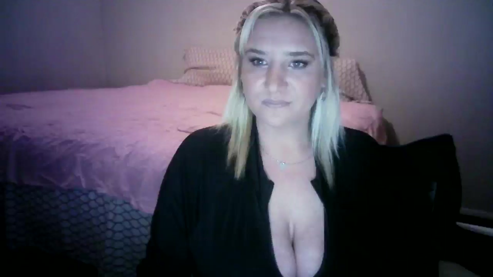 Gallery image thumbnail from LusciousLindz's myfreecams stream on, 01/20/2025, 01:50 image 1 of 20