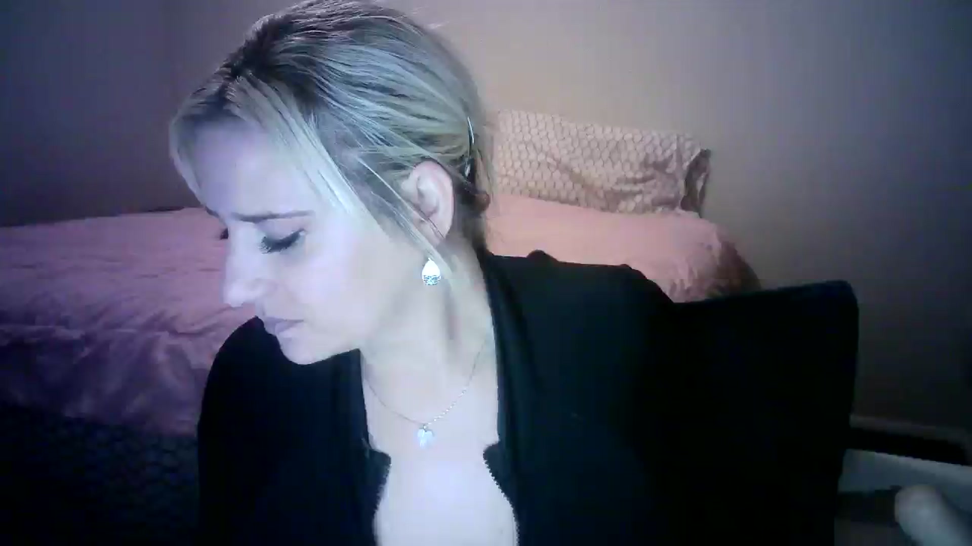 Gallery image thumbnail from LusciousLindz's myfreecams stream on, 01/26/2025, 06:35 image 13 of 20