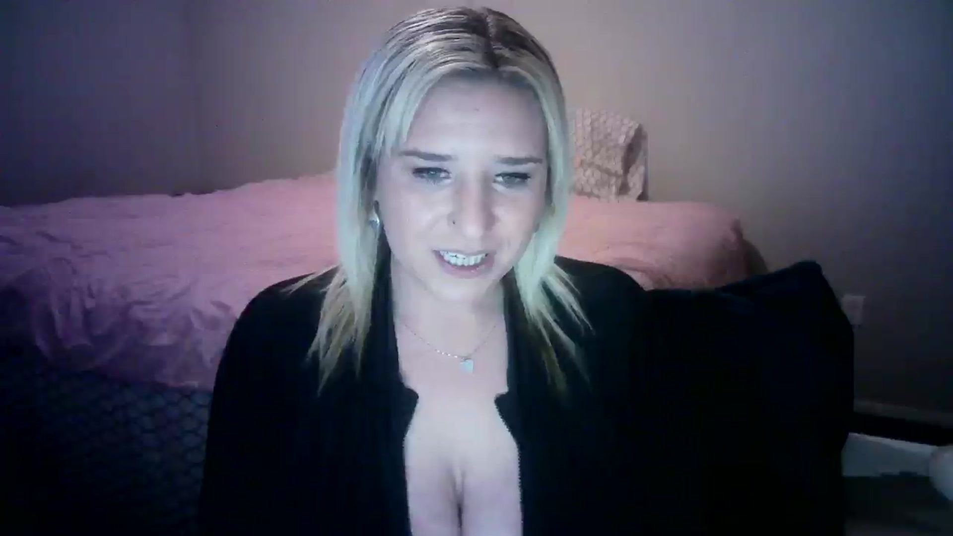 Gallery image thumbnail from LusciousLindz's myfreecams stream on, 01/27/2025, 02:02 image 2 of 20