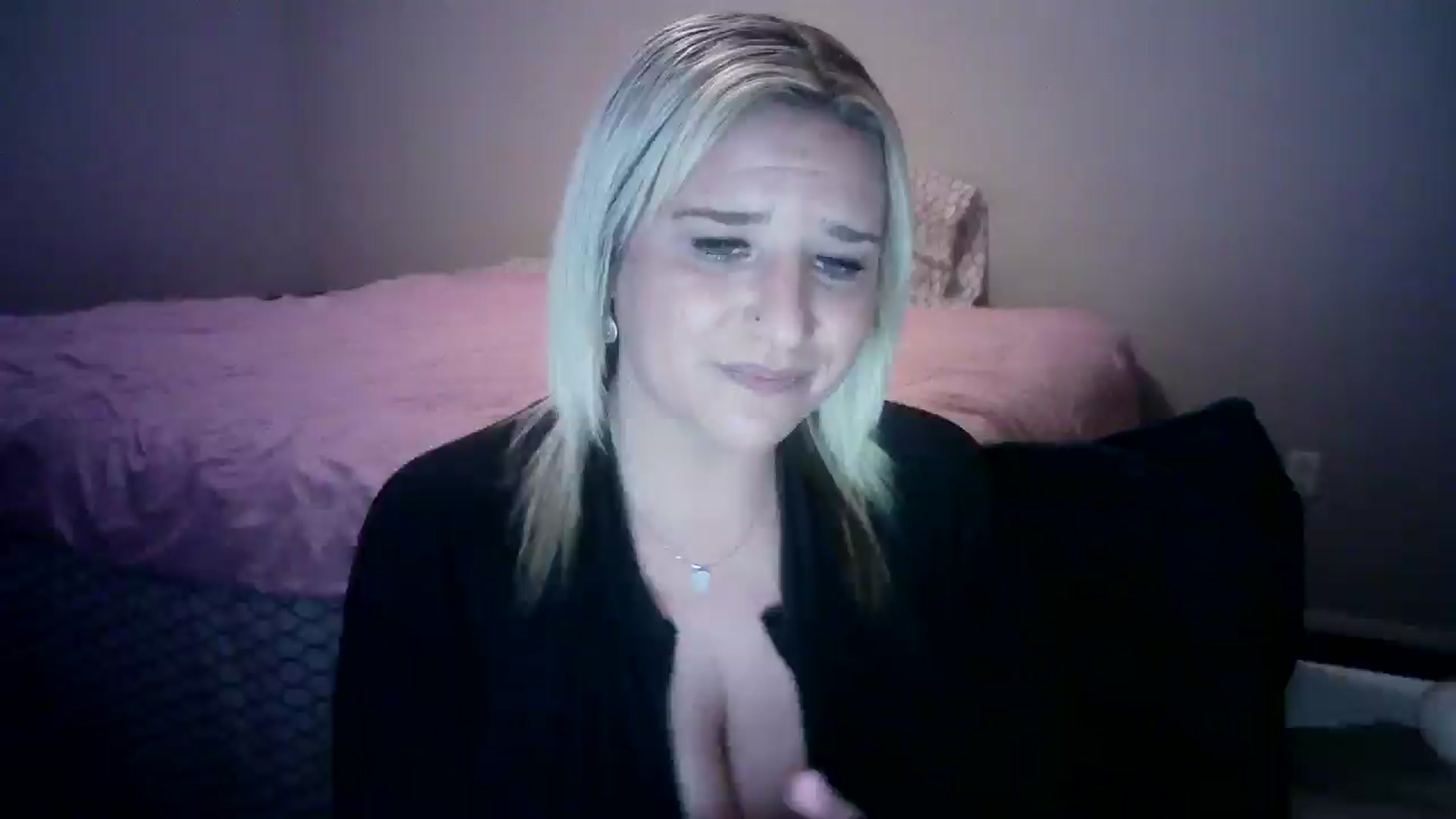Gallery image thumbnail from LusciousLindz's myfreecams stream on, 01/27/2025, 02:02 image 8 of 20