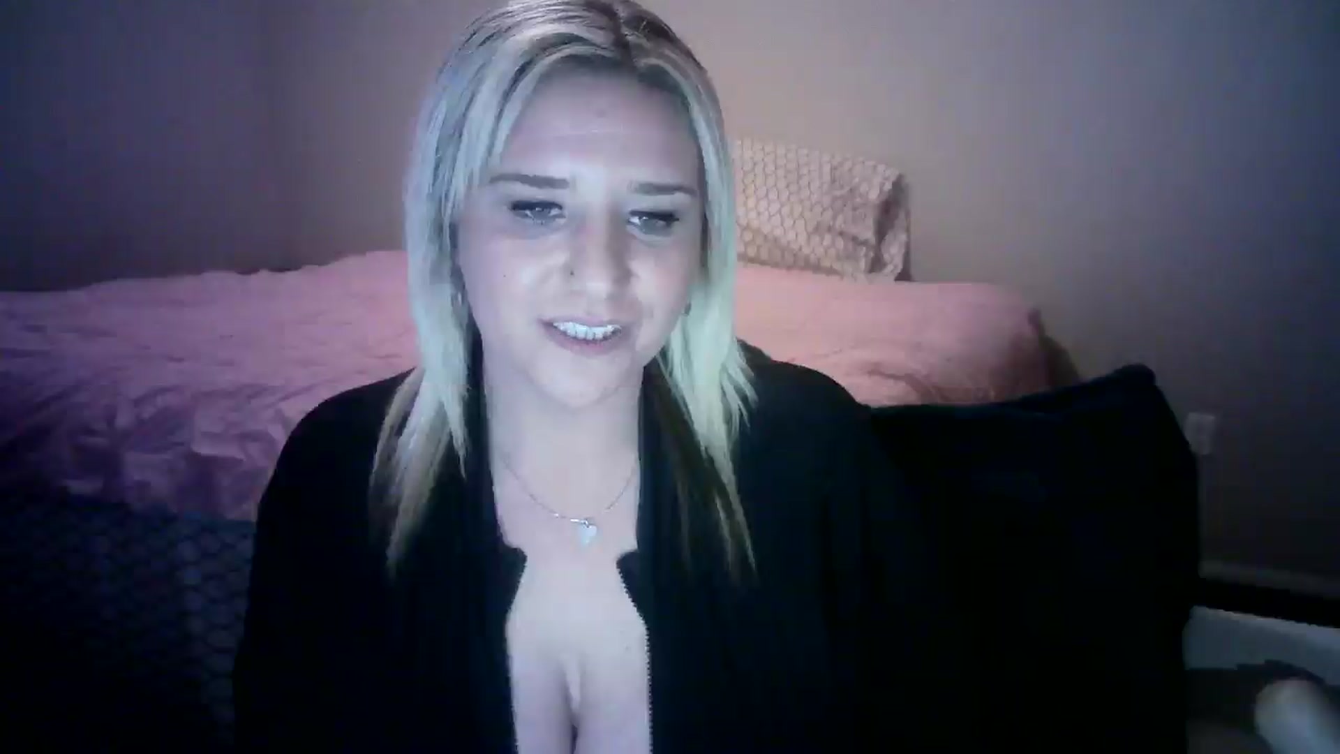 Gallery image thumbnail from LusciousLindz's myfreecams stream on, 01/27/2025, 04:03 image 8 of 20