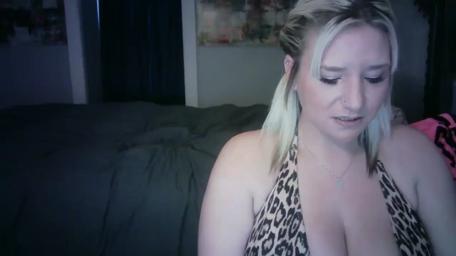 Gallery image thumbnail from LusciousLindz's myfreecams stream on, 04/24/2025, 16:54 image 8 of 20
