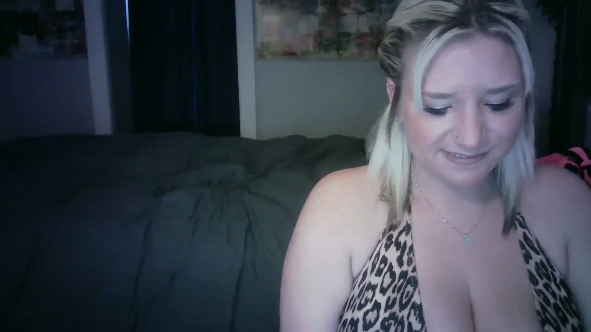 Gallery image thumbnail from LusciousLindz's myfreecams stream on, 04/24/2025, 16:54 image 5 of 20