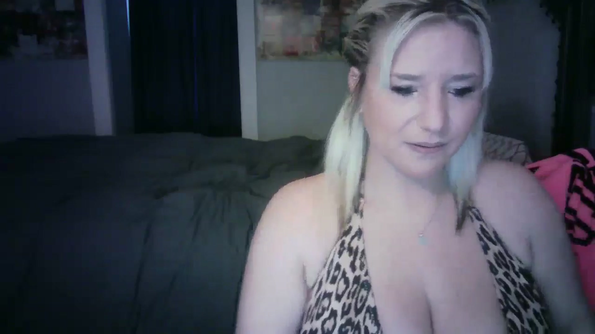 Gallery image thumbnail from LusciousLindz's myfreecams stream on, 04/24/2025, 16:54 image 19 of 20