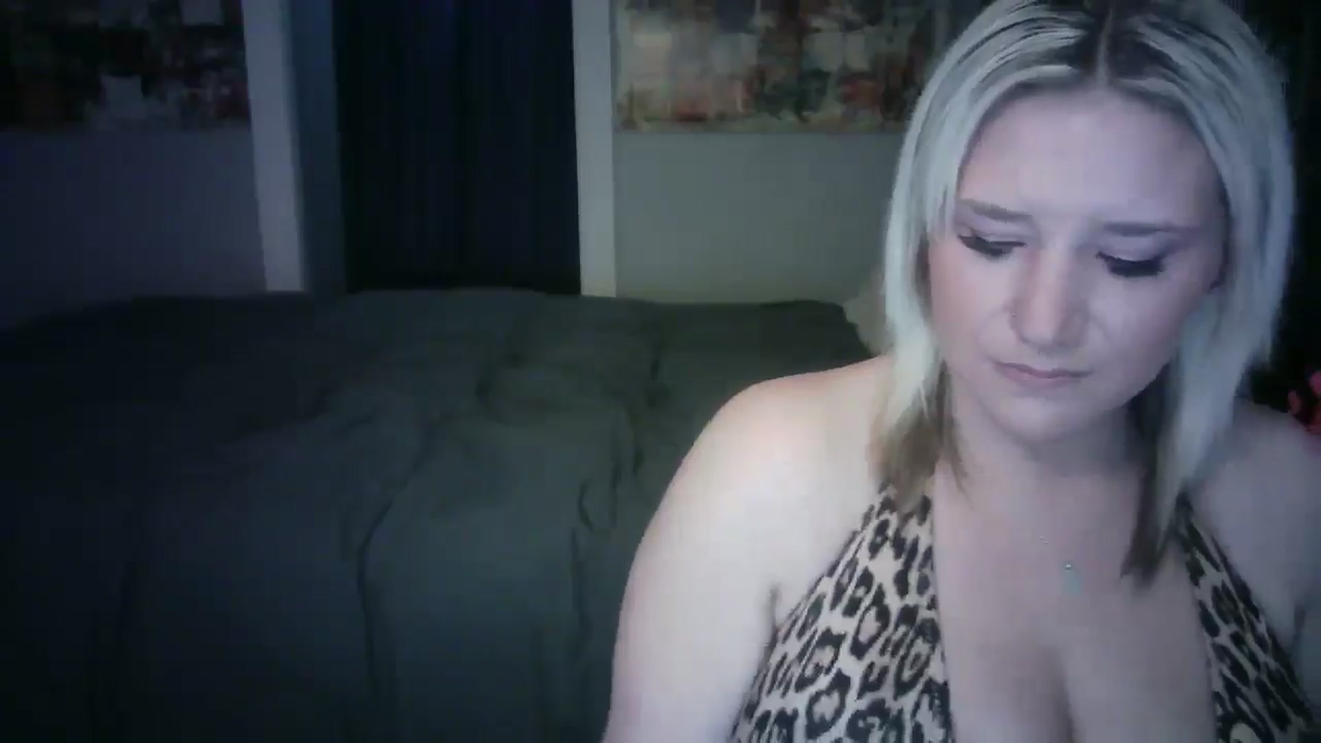 Gallery image thumbnail from LusciousLindz's myfreecams stream on, 04/25/2025, 19:02 image 10 of 20