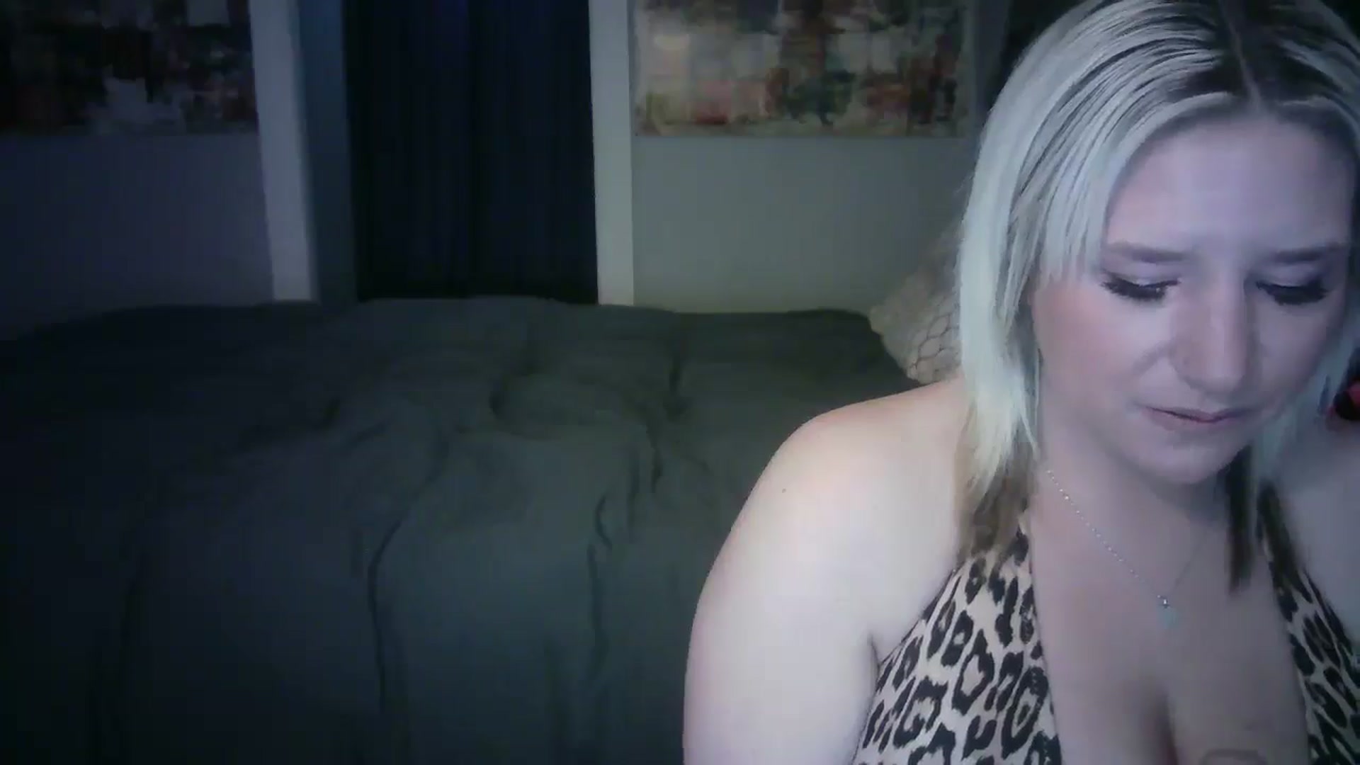 Gallery image thumbnail from LusciousLindz's myfreecams stream on, 04/25/2025, 19:02 image 7 of 20