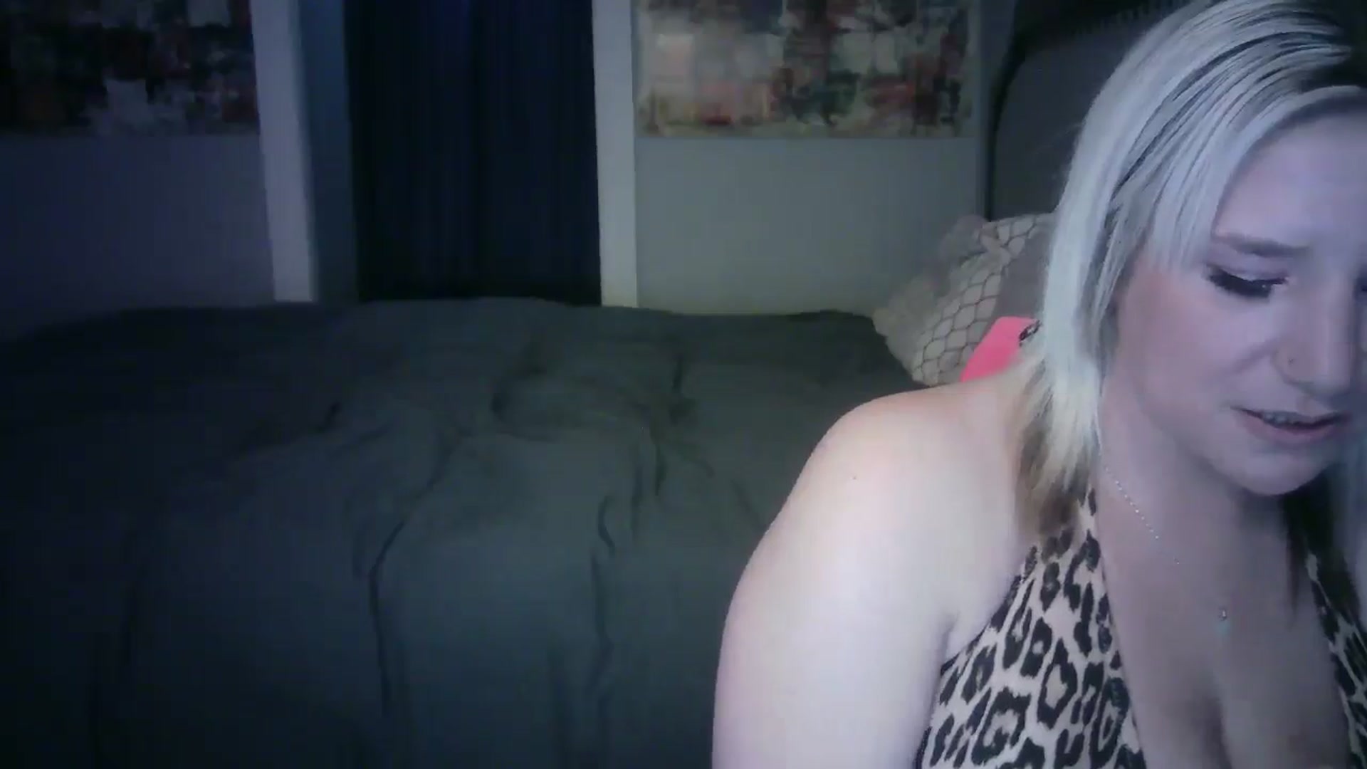 Gallery image thumbnail from LusciousLindz's myfreecams stream on, 04/25/2025, 19:02 image 3 of 20
