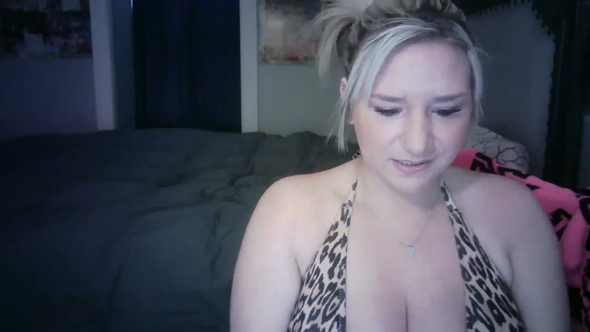 Gallery image thumbnail from LusciousLindz's myfreecams stream on, 04/28/2025, 13:45 image 18 of 20