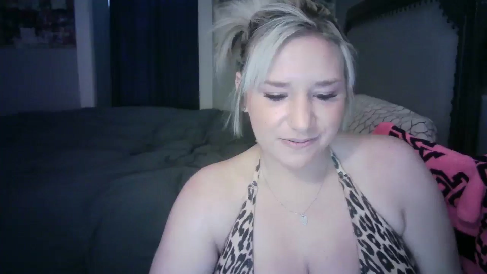 Gallery image thumbnail from LusciousLindz's myfreecams stream on, 04/28/2025, 13:45 image 7 of 20