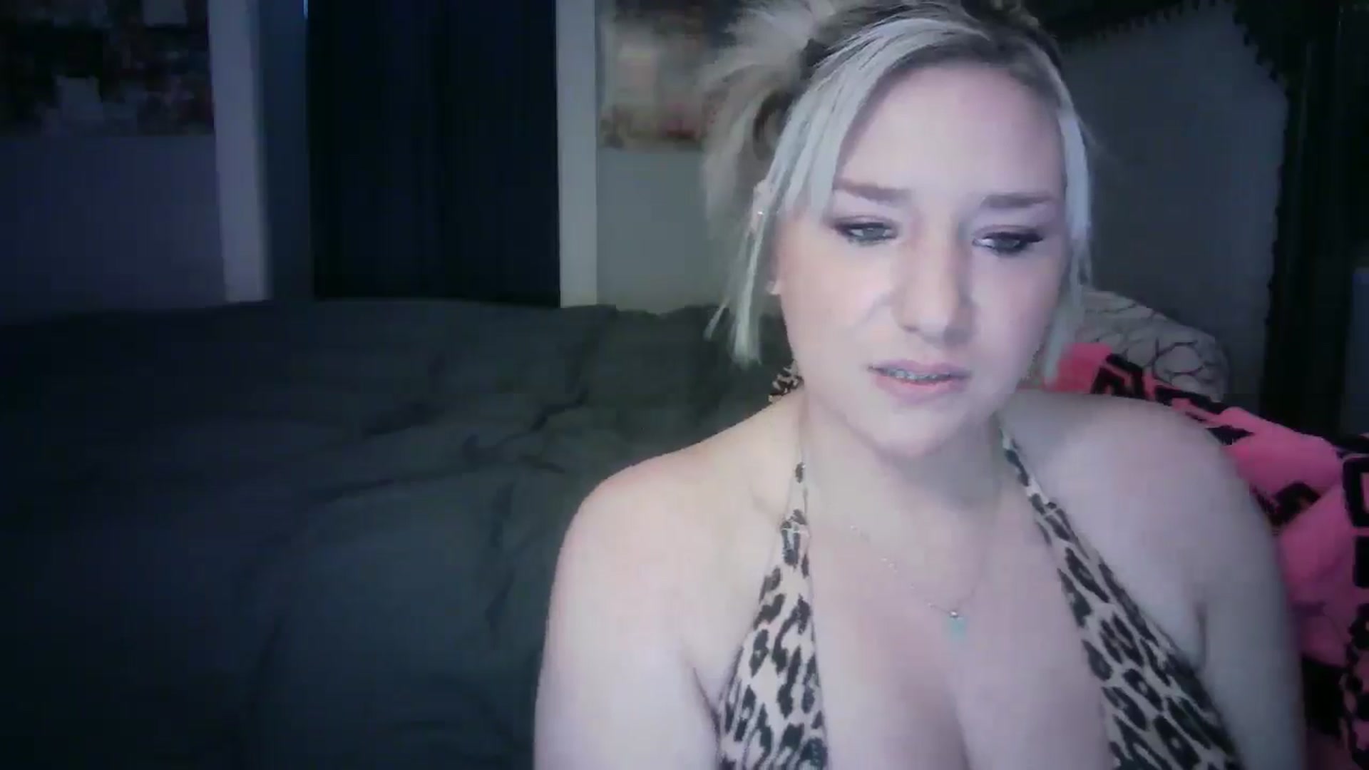 Gallery image thumbnail from LusciousLindz's myfreecams stream on, 04/28/2025, 14:30 image 2 of 20