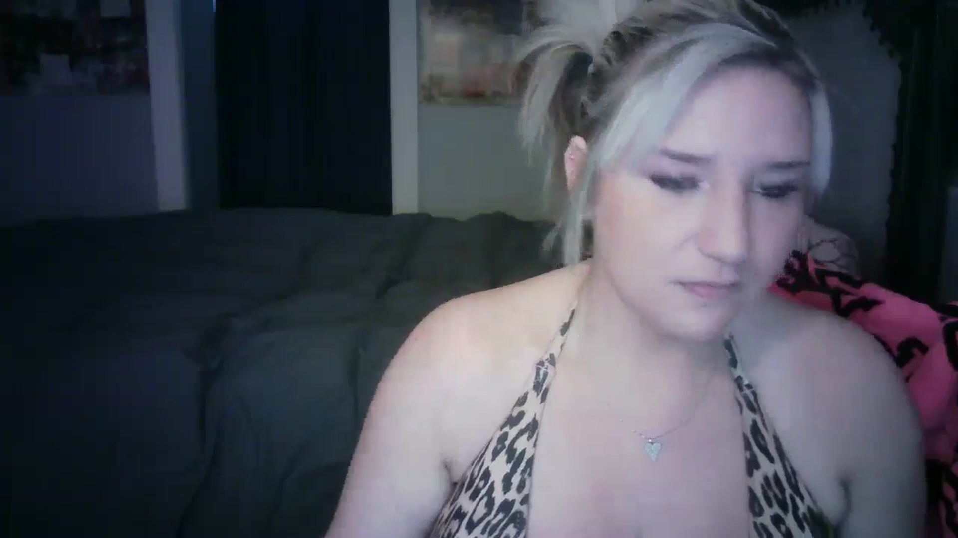 Gallery image thumbnail from LusciousLindz's myfreecams stream on, 04/28/2025, 14:30 image 13 of 20