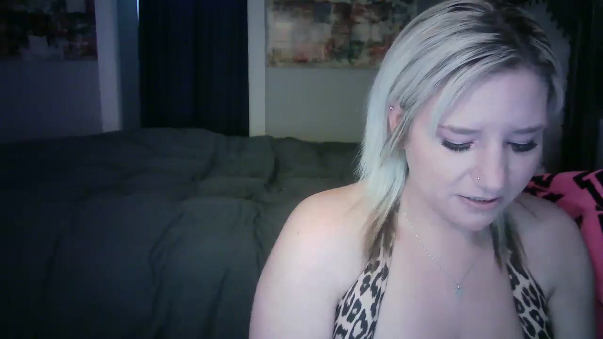 Gallery image thumbnail from LusciousLindz's myfreecams stream on, 04/30/2025, 17:45 image 14 of 20