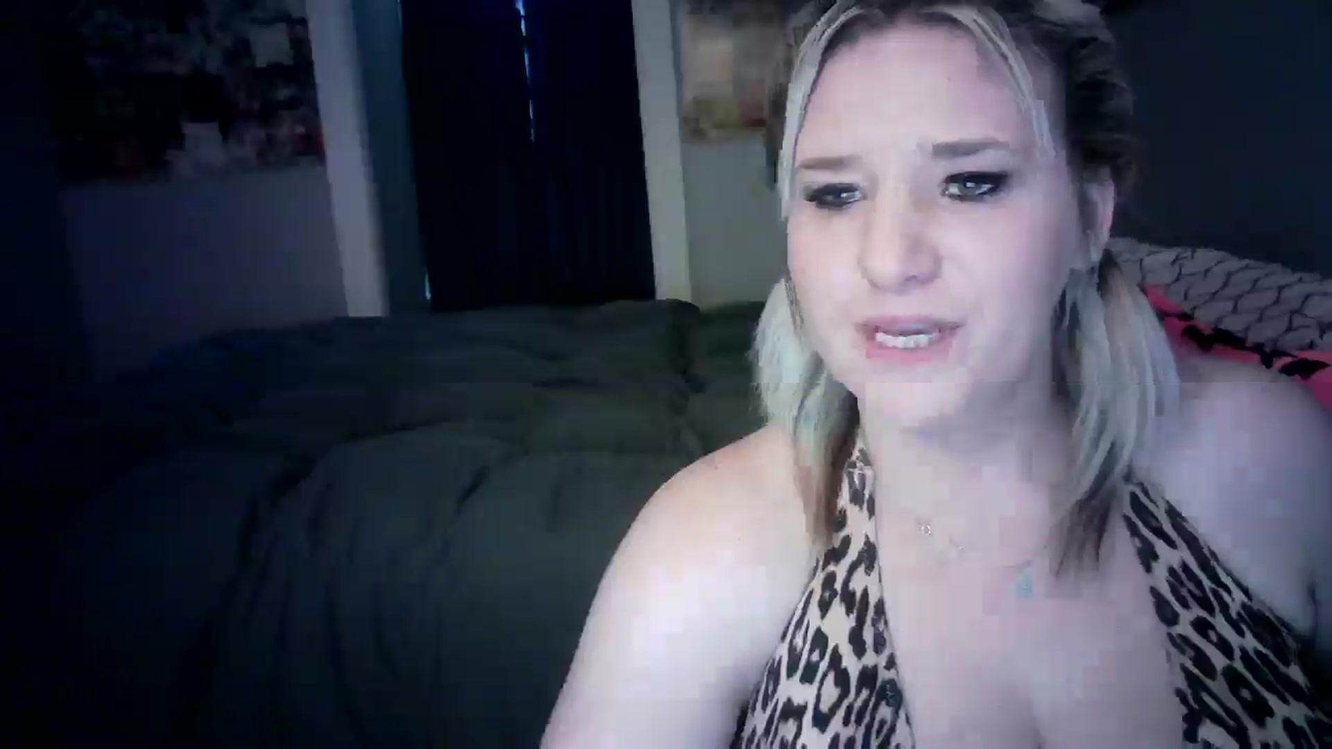 Gallery image thumbnail from LusciousLindz's myfreecams stream on, 05/13/2025, 16:37 image 19 of 20