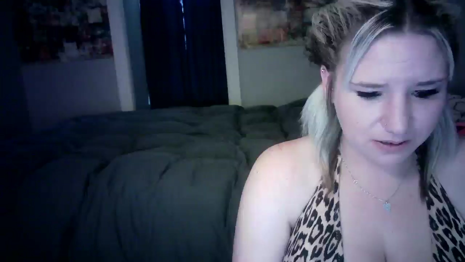 Gallery image thumbnail from LusciousLindz's myfreecams stream on, 05/13/2025, 16:37 image 13 of 20
