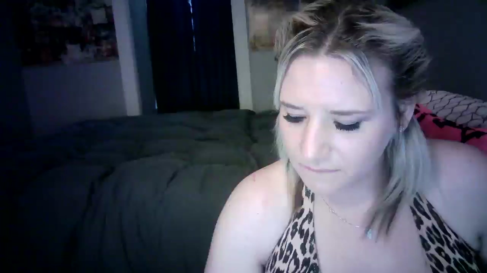 Gallery image thumbnail from LusciousLindz's myfreecams stream on, 05/13/2025, 16:37 image 20 of 20
