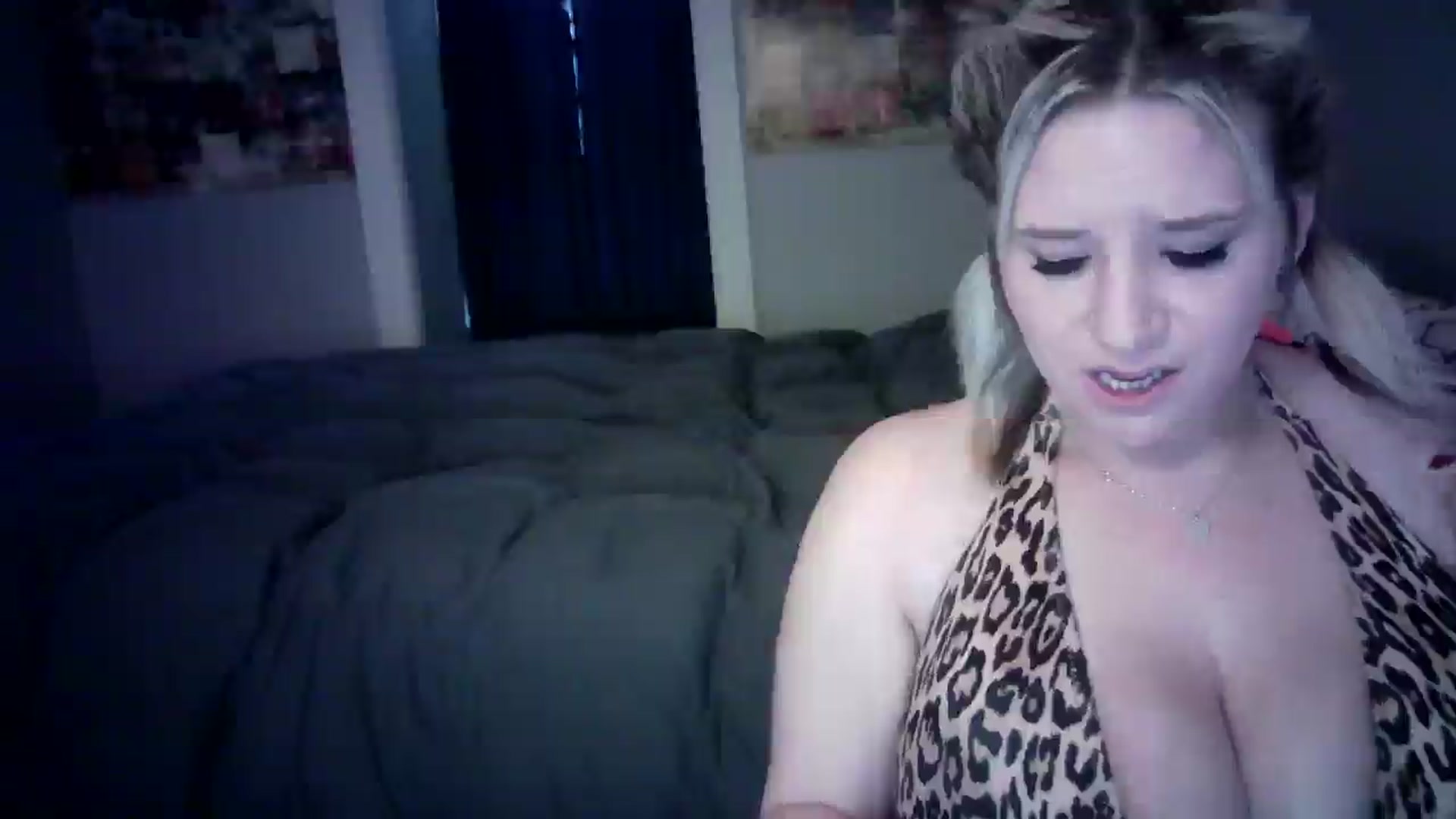 Gallery image thumbnail from LusciousLindz's myfreecams stream on, 05/13/2025, 16:37 image 12 of 20