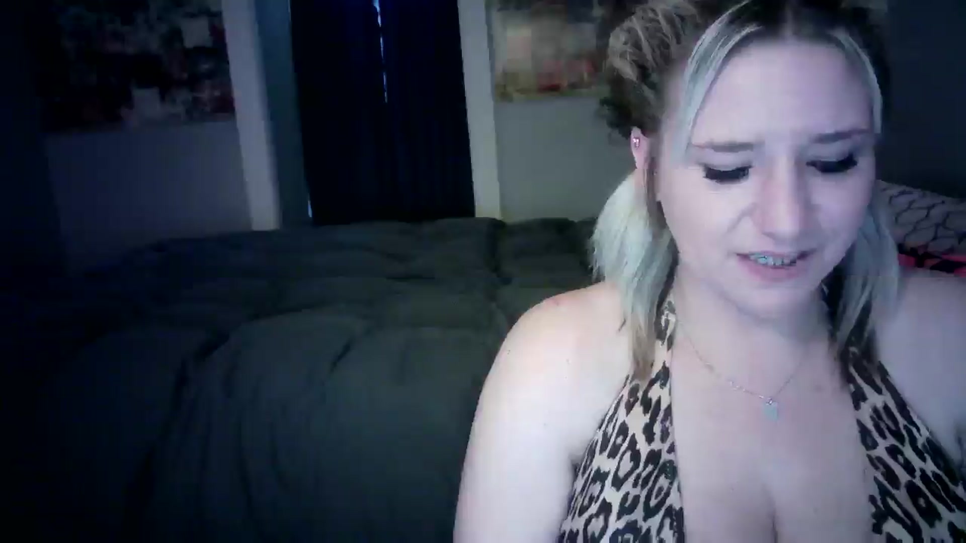 Gallery image thumbnail from LusciousLindz's myfreecams stream on, 05/13/2025, 16:37 image 16 of 20