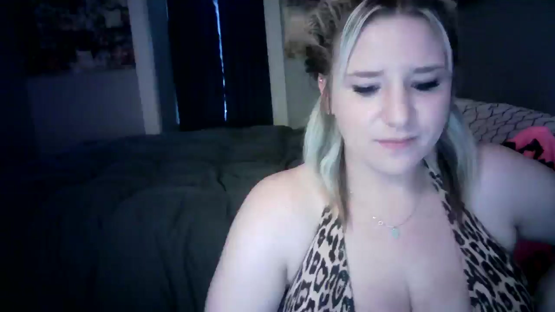 Gallery image thumbnail from LusciousLindz's myfreecams stream on, 05/13/2025, 17:11 image 1 of 20
