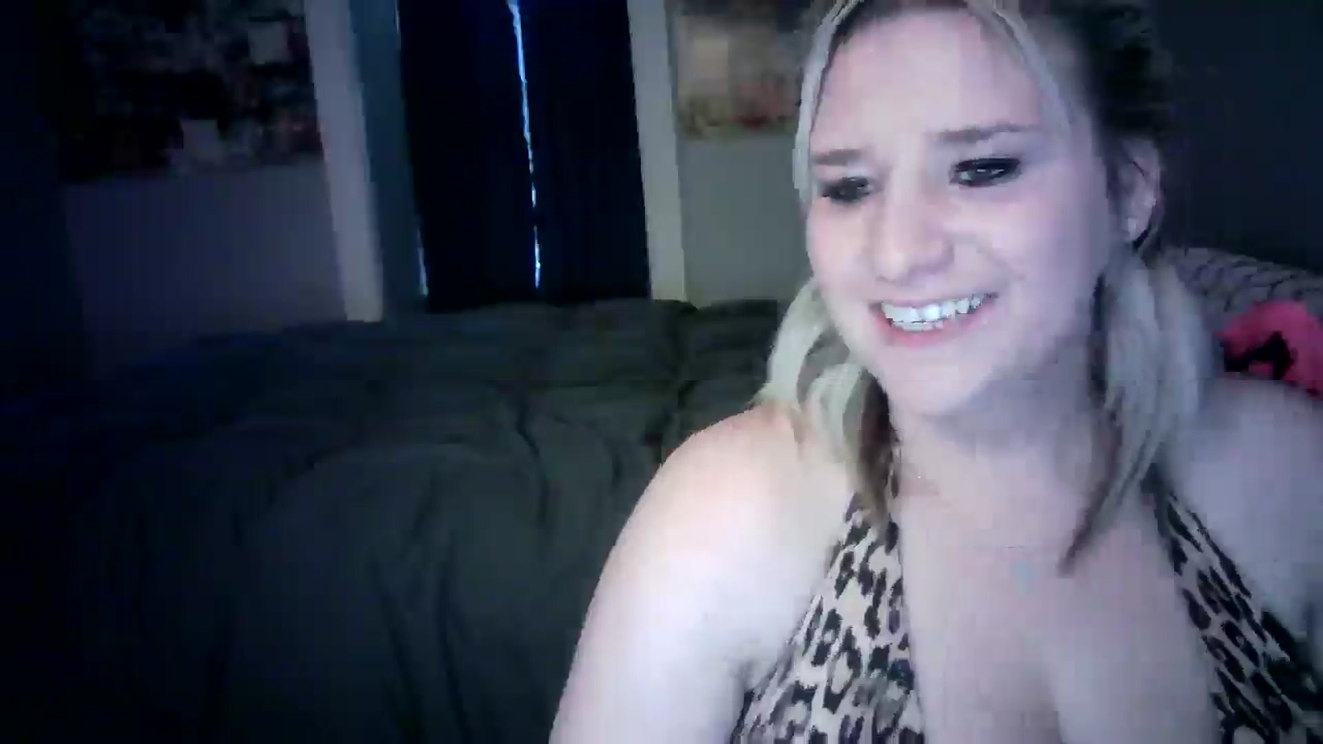 Gallery image thumbnail from LusciousLindz's myfreecams stream on, 05/13/2025, 17:11 image 11 of 20