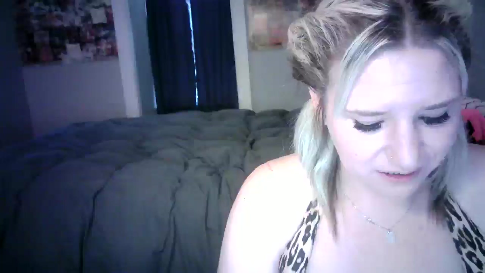 Gallery image thumbnail from LusciousLindz's myfreecams stream on, 05/13/2025, 17:11 image 18 of 20