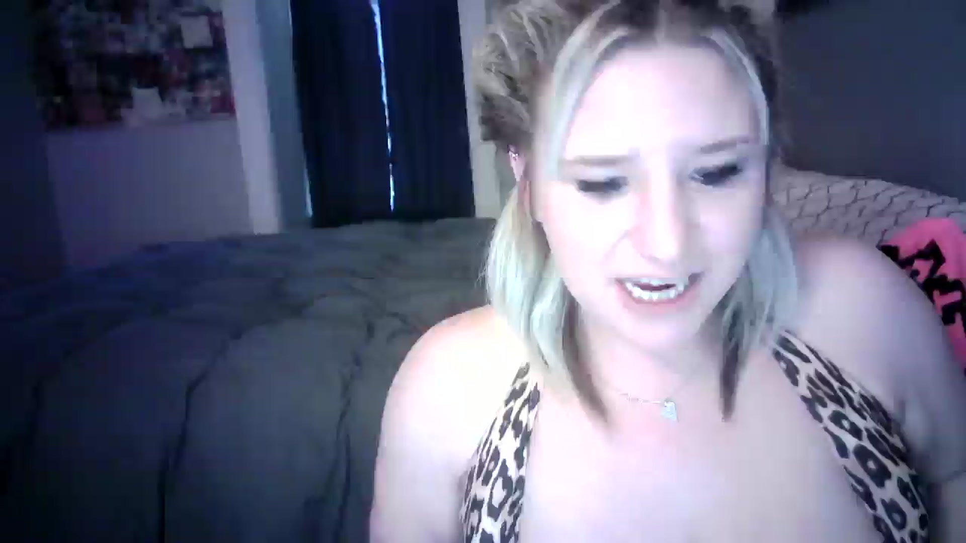 Gallery image thumbnail from LusciousLindz's myfreecams stream on, 05/13/2025, 17:11 image 15 of 20
