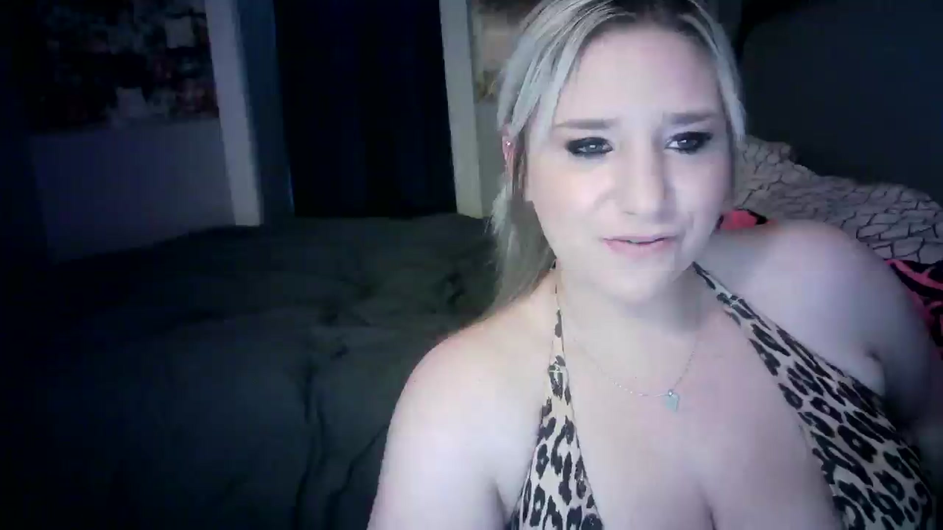 Gallery image thumbnail from LusciousLindz's myfreecams stream on, 05/14/2025, 14:54 image 8 of 20