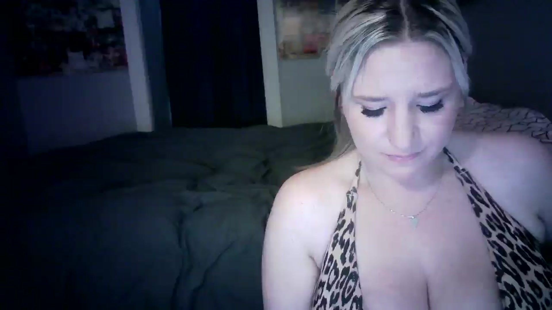 Gallery image thumbnail from LusciousLindz's myfreecams stream on, 05/14/2025, 14:54 image 7 of 20