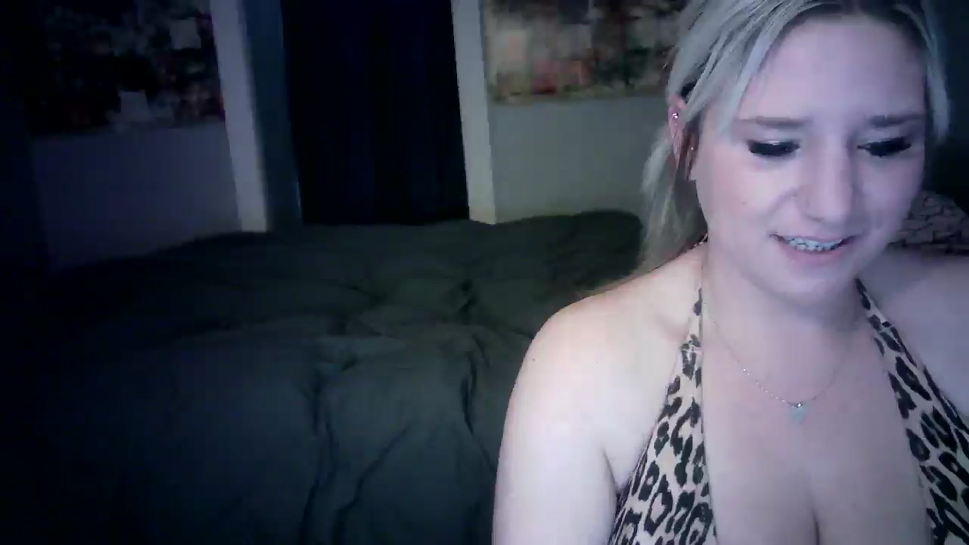 Gallery image thumbnail from LusciousLindz's myfreecams stream on, 05/14/2025, 14:54 image 3 of 20