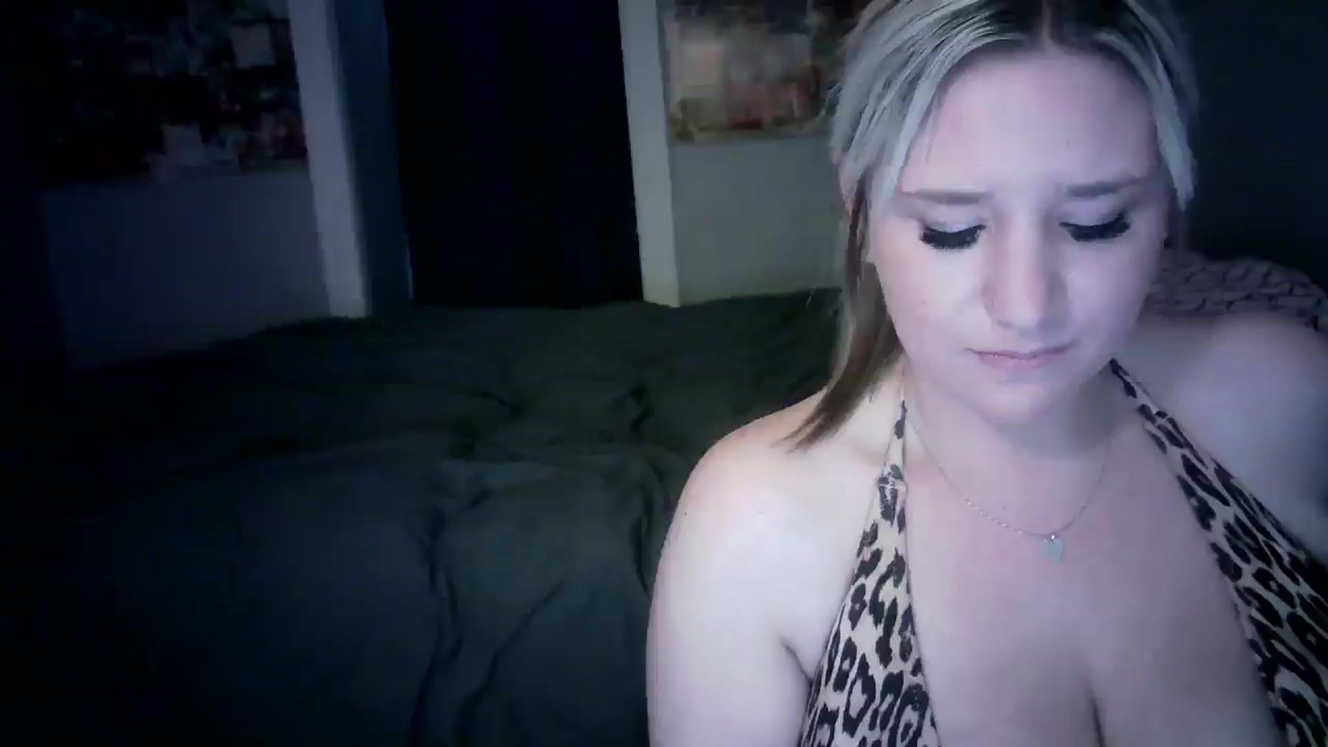 Gallery image thumbnail from LusciousLindz's myfreecams stream on, 05/14/2025, 14:54 image 4 of 20