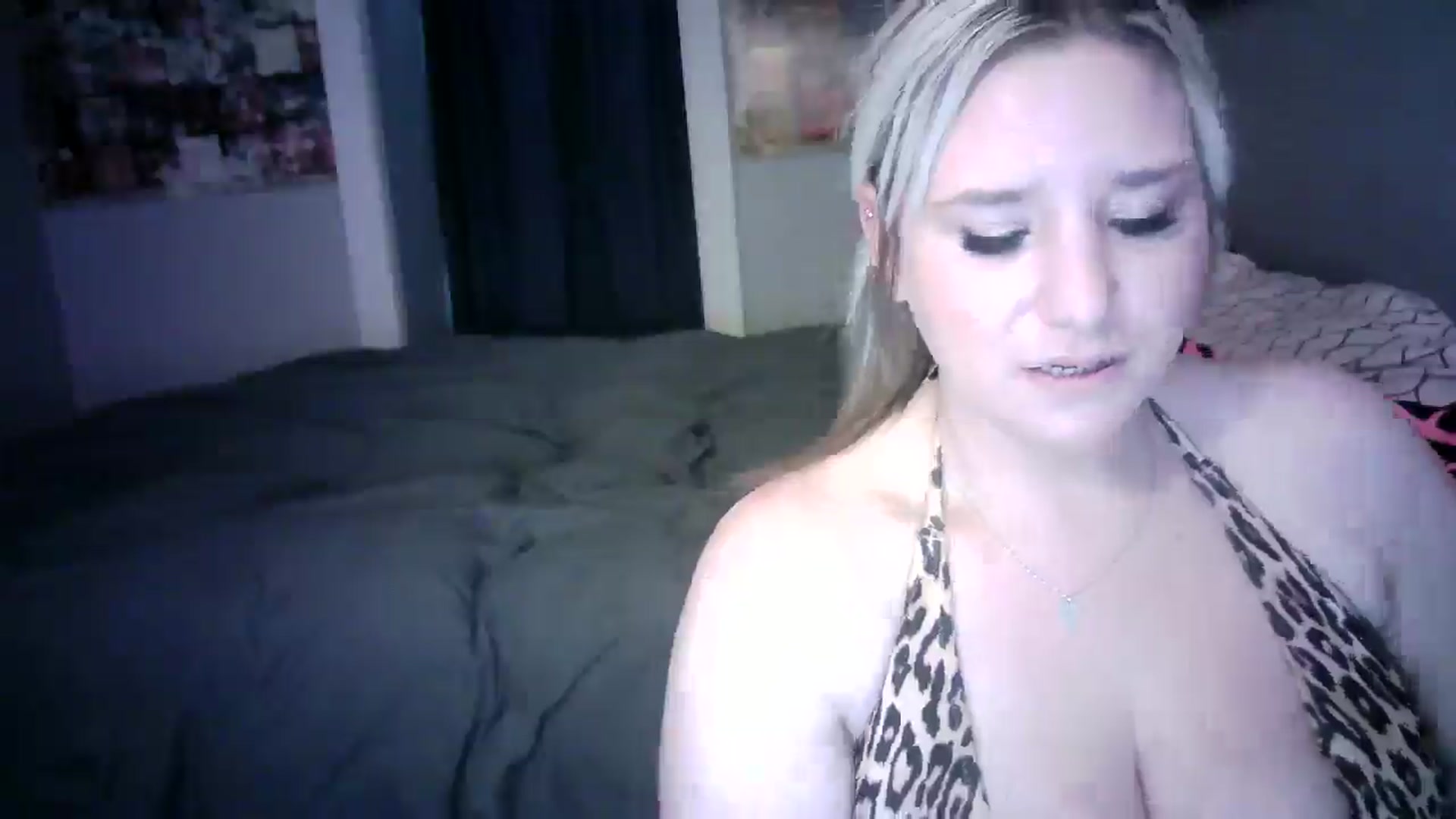 Gallery image thumbnail from LusciousLindz's myfreecams stream on, 05/14/2025, 14:54 image 19 of 20