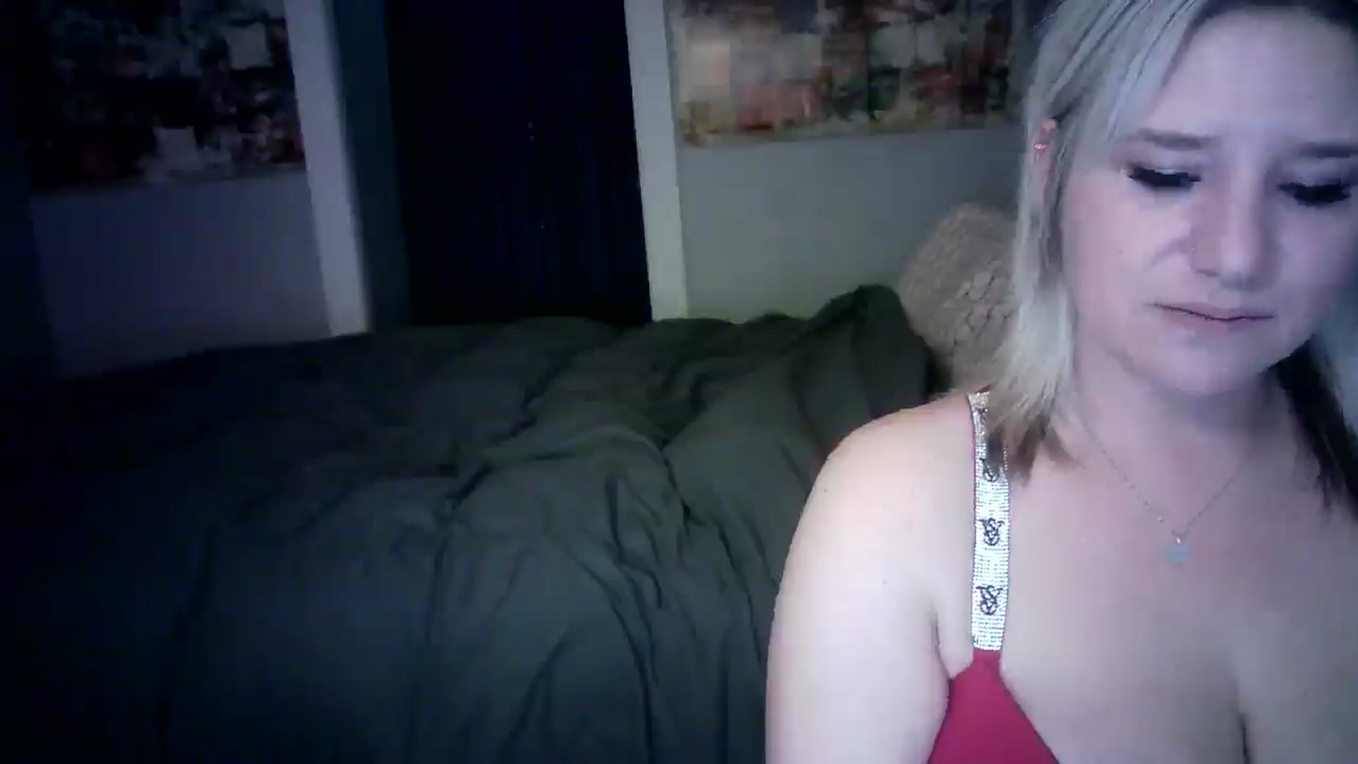 Gallery image thumbnail from LusciousLindz's myfreecams stream on, 05/15/2025, 17:40 image 14 of 20