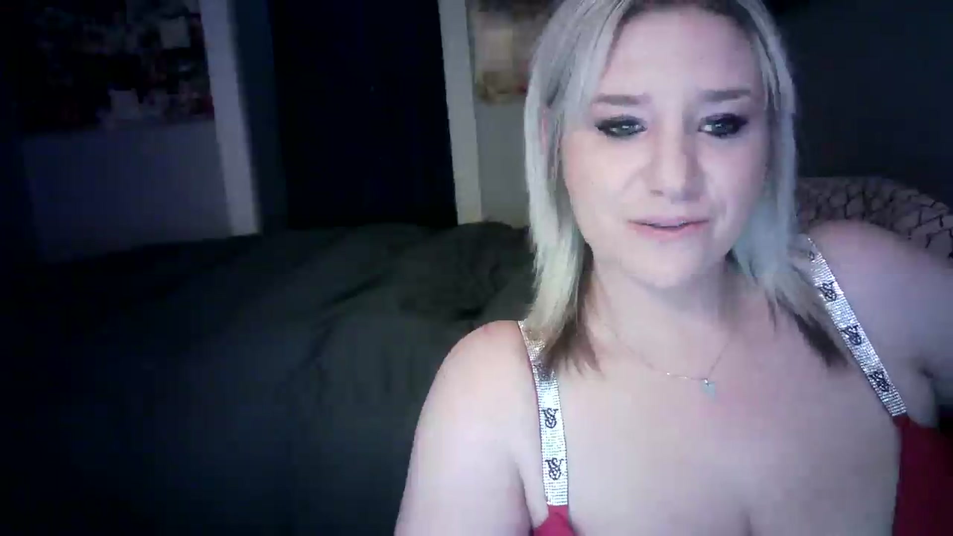 Gallery image thumbnail from LusciousLindz's myfreecams stream on, 05/15/2025, 17:40 image 4 of 20