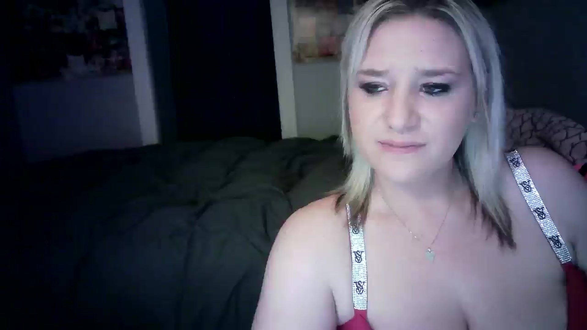 Gallery image thumbnail from LusciousLindz's myfreecams stream on, 05/15/2025, 17:40 image 13 of 20