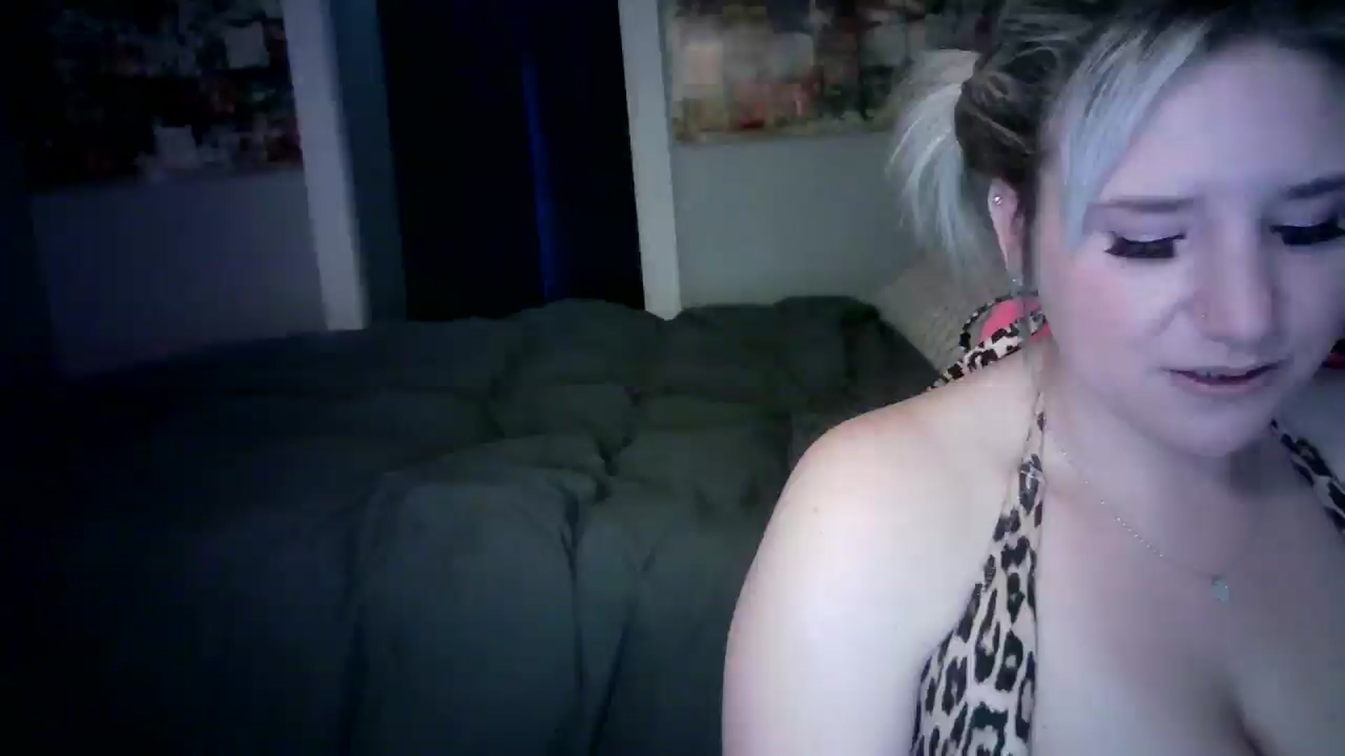 Gallery image thumbnail from LusciousLindz's myfreecams stream on, 05/16/2025, 17:45 image 16 of 20
