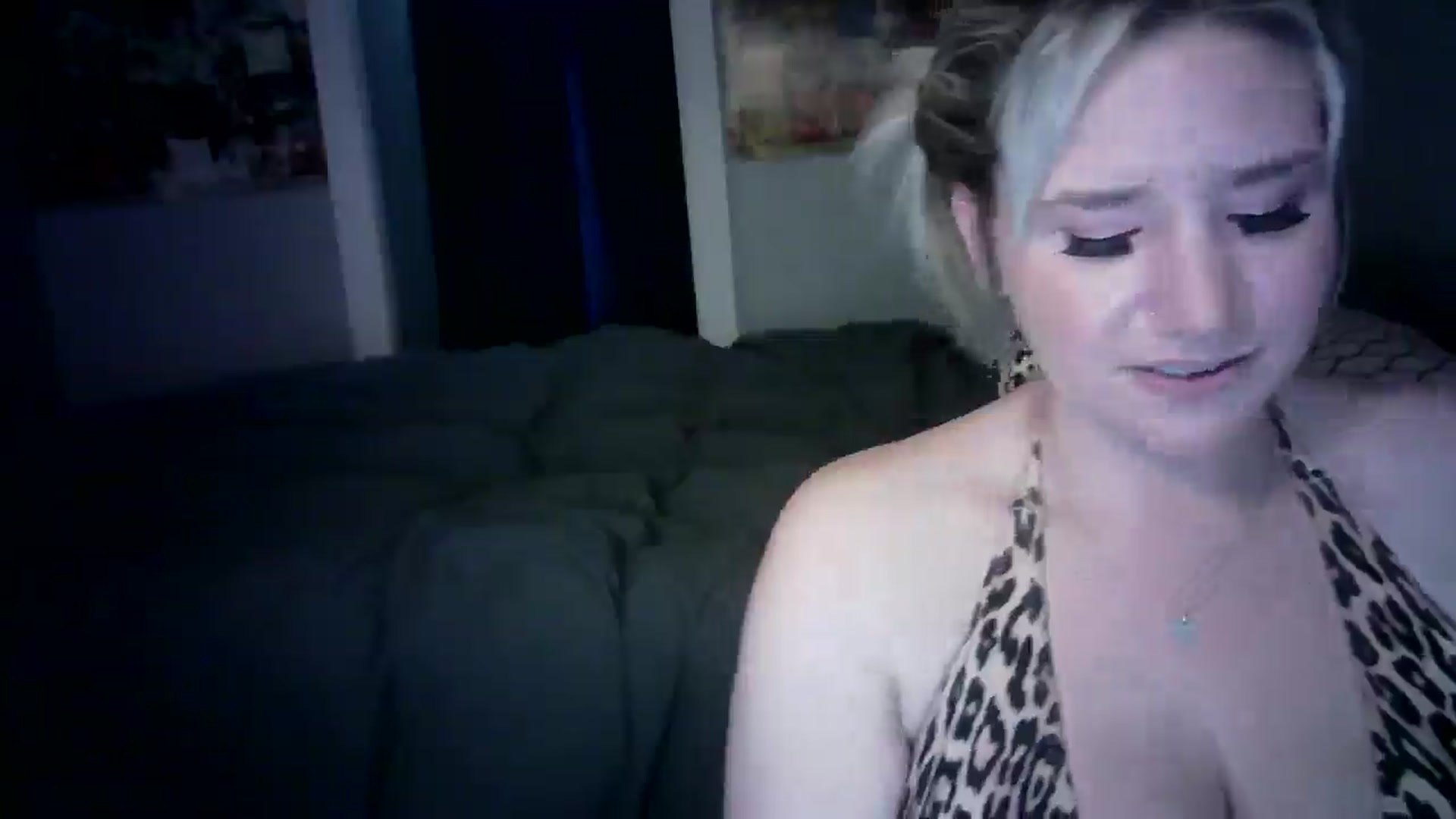 Gallery image thumbnail from LusciousLindz's myfreecams stream on, 05/16/2025, 17:45 image 4 of 20
