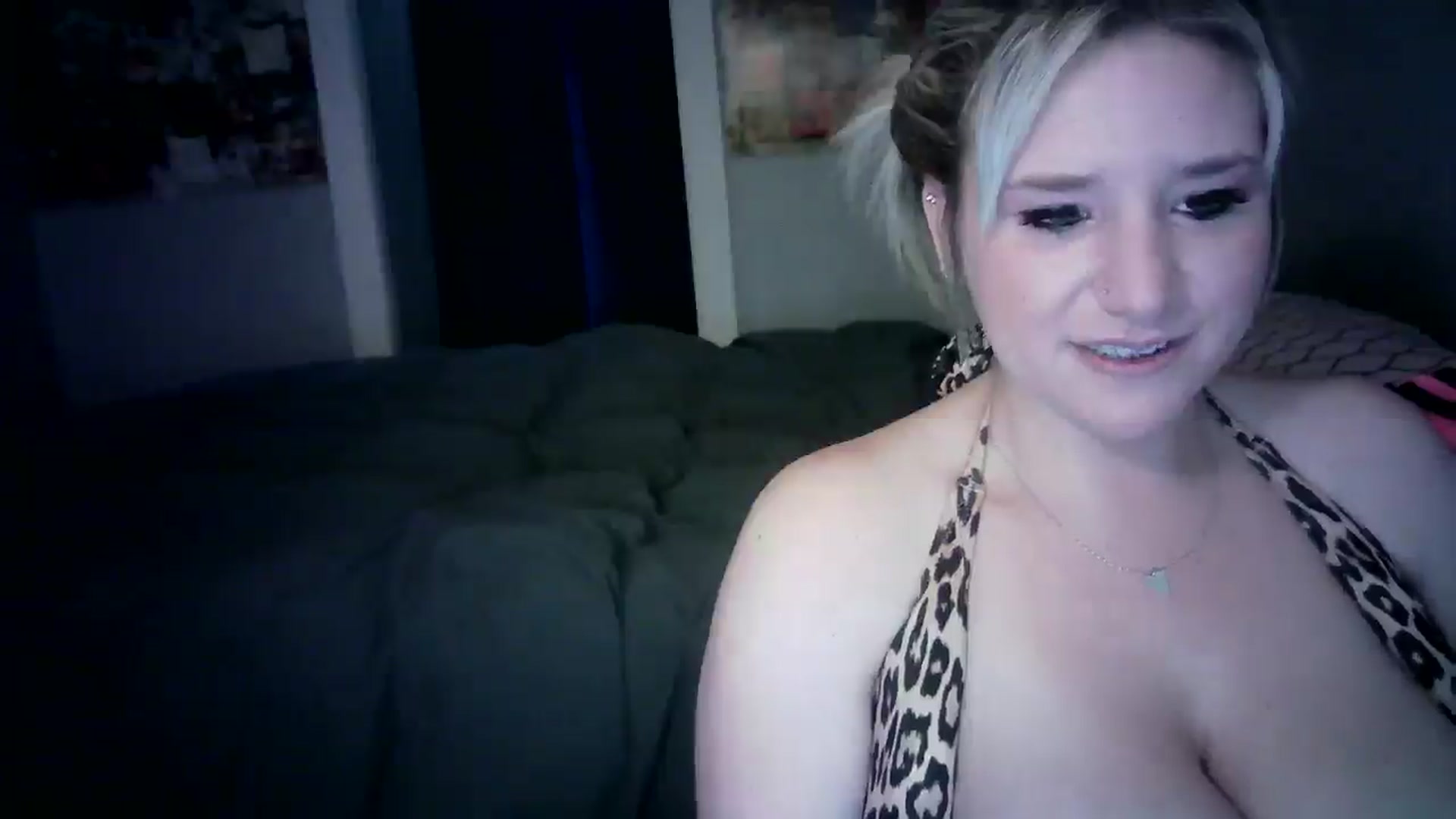 Gallery image thumbnail from LusciousLindz's myfreecams stream on, 05/16/2025, 17:45 image 11 of 20