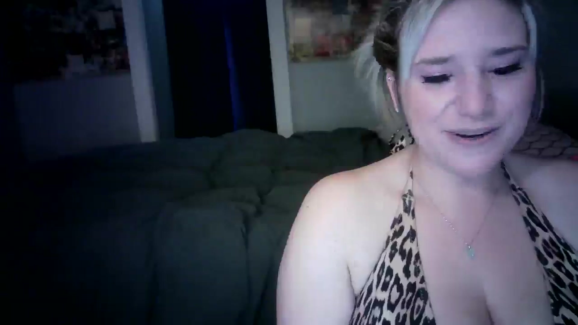 Gallery image thumbnail from LusciousLindz's myfreecams stream on, 05/16/2025, 17:45 image 2 of 20