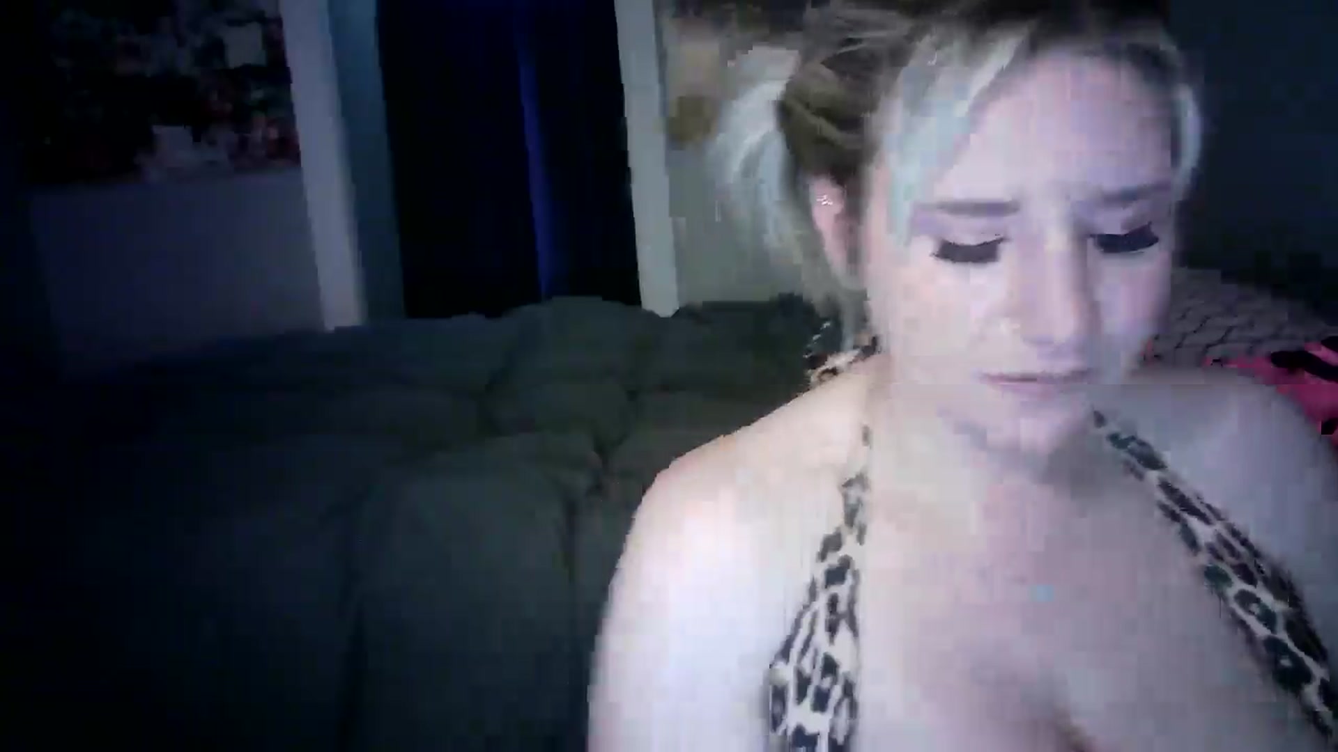 Gallery image thumbnail from LusciousLindz's myfreecams stream on, 05/16/2025, 17:45 image 20 of 20