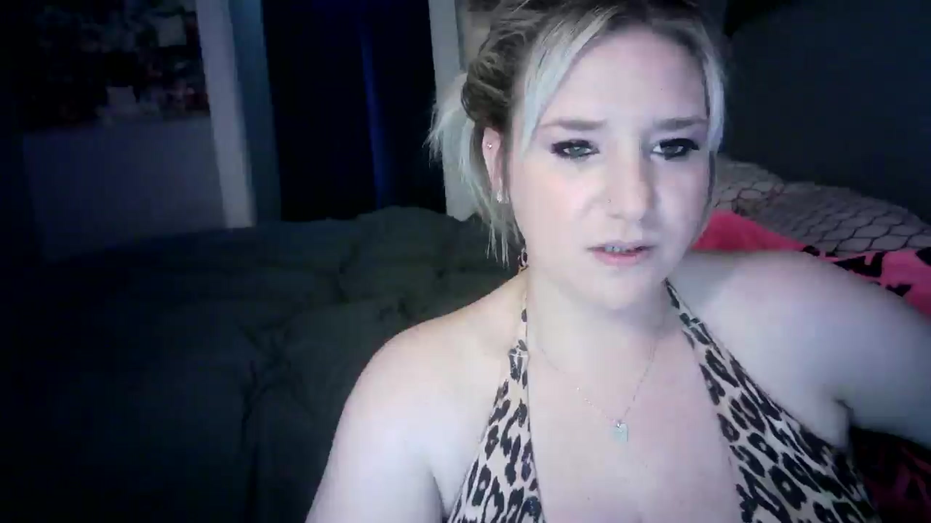 Gallery image thumbnail from LusciousLindz's myfreecams stream on, 05/16/2025, 18:44 image 3 of 20