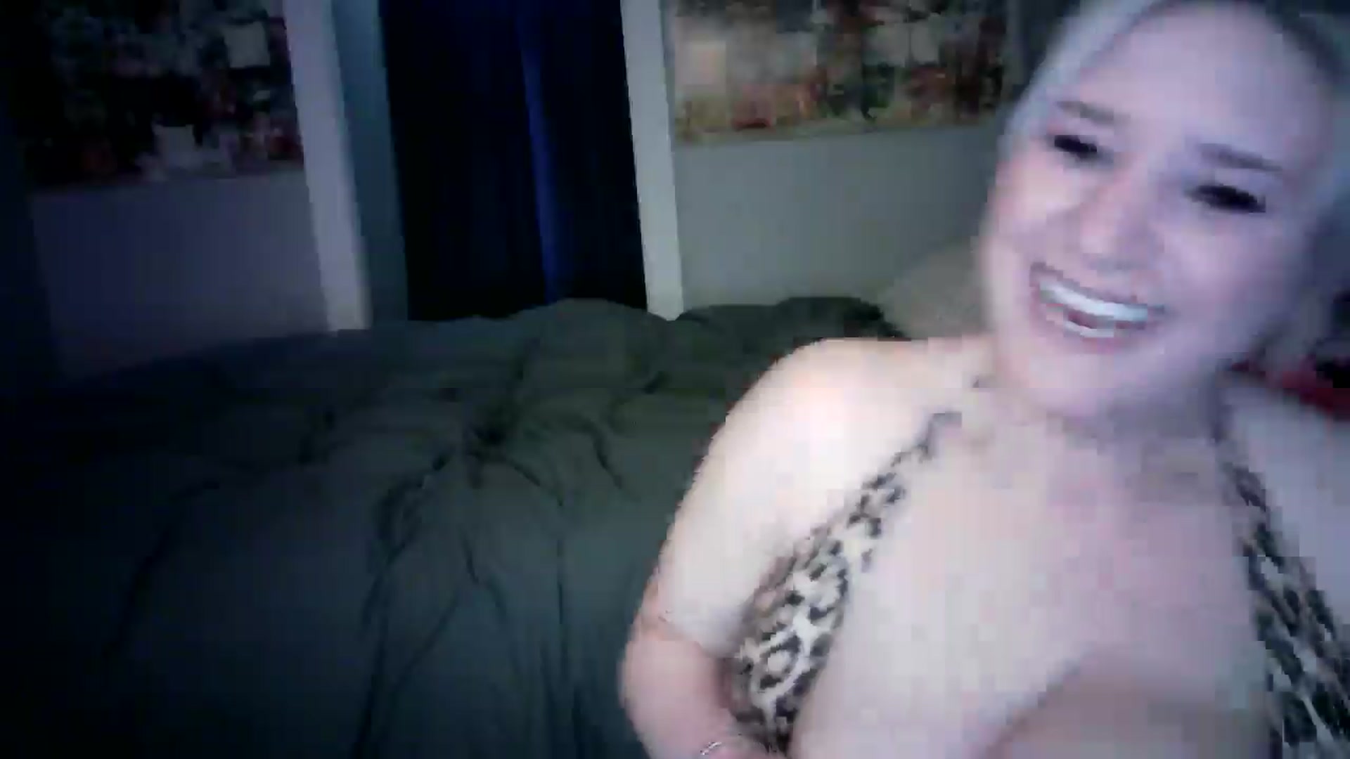 Gallery image thumbnail from LusciousLindz's myfreecams stream on, 05/16/2025, 18:44 image 18 of 20