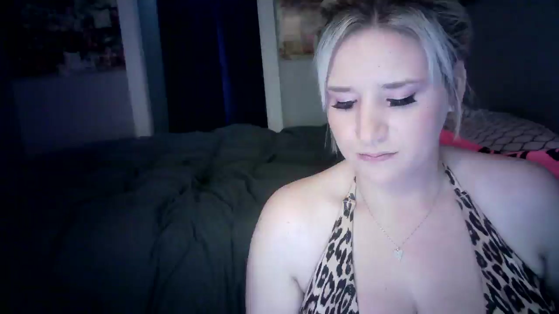 Gallery image thumbnail from LusciousLindz's myfreecams stream on, 05/16/2025, 18:44 image 15 of 20