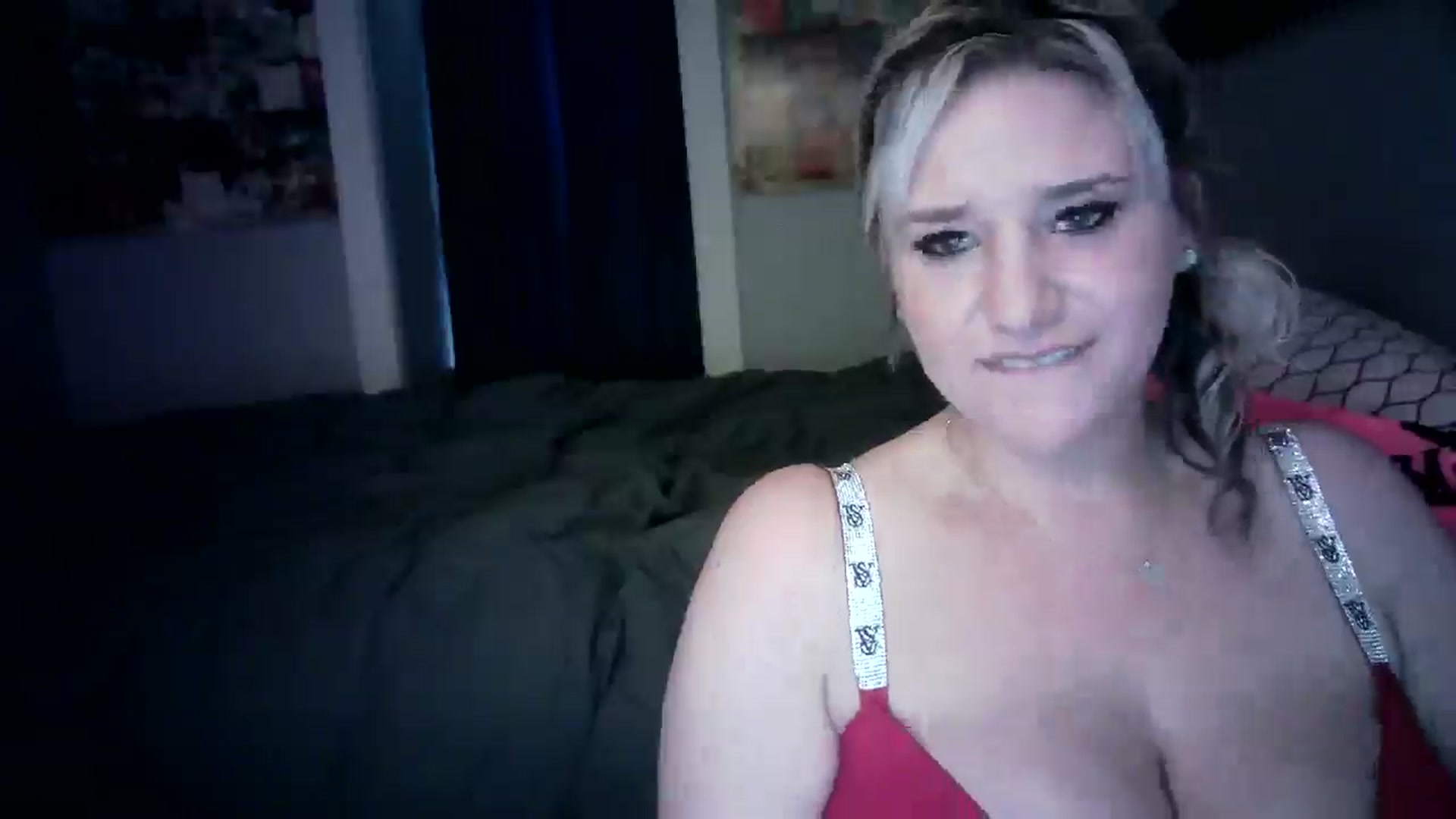 Gallery image thumbnail from LusciousLindz's myfreecams stream on, 05/20/2025, 15:33 image 10 of 20