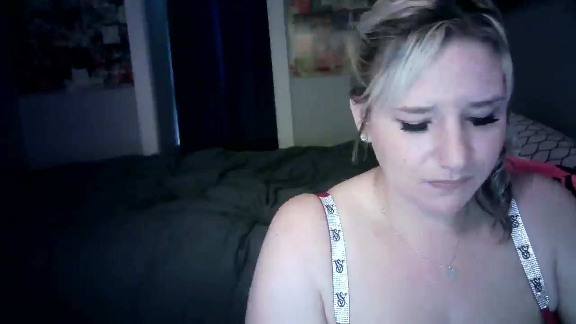 Gallery image thumbnail from LusciousLindz's myfreecams stream on, 05/20/2025, 15:33 image 15 of 20