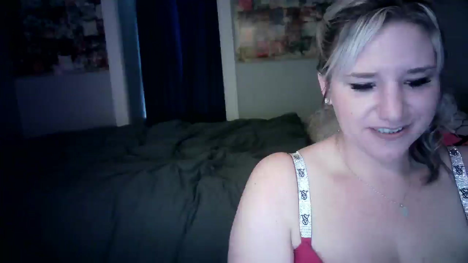 Gallery image thumbnail from LusciousLindz's myfreecams stream on, 05/20/2025, 15:33 image 6 of 20