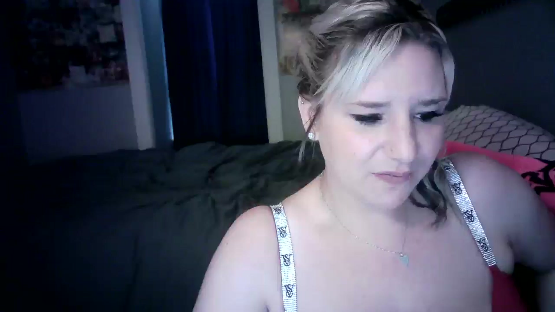 Gallery image thumbnail from LusciousLindz's myfreecams stream on, 05/20/2025, 15:33 image 4 of 20